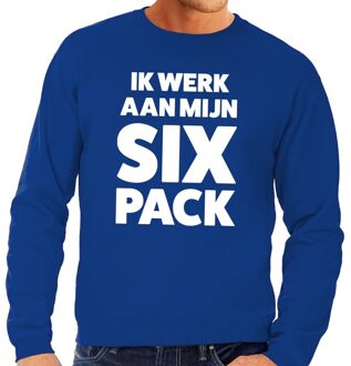 Bellatio Decorations Ik werk aan mijn SIX Pack tekst sweater blauw L