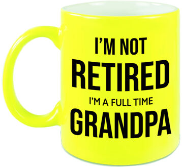 Bellatio Decorations Im not retired im a full time grandpa mok / beker neon geel 330 ml bedankt cadeau collega - feest mokken