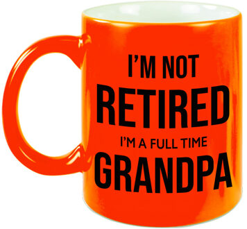 Bellatio Decorations Im not retired im a full time grandpa mok / beker neon oranje 330 ml bedankt cadeau collega - feest mokken