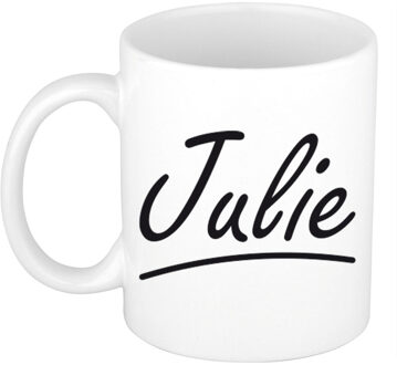 Bellatio Decorations Julie voornaam kado beker / mok sierlijke letters - gepersonaliseerde mok met naam - Naam mokken Multikleur