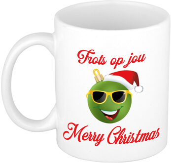 Bellatio Decorations Kerst cadeau koffiemok - Trots op jou - smile - groen - 300 ml - keramiek - Merry Christmas