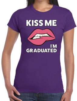 Bellatio Decorations Kiss me i am graduated t-shirt paars dames 2XL