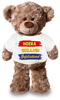 Bellatio Decorations Knuffel teddybeer Hoera Geslaagd Gefeliciteerd wit shirt 24 cm - Knuffelberen