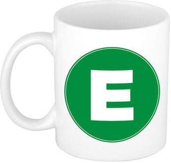 Bellatio Decorations Koffie mok met de letter E - beker - groen - eerste letter van een voornaam - wit - 300 ml