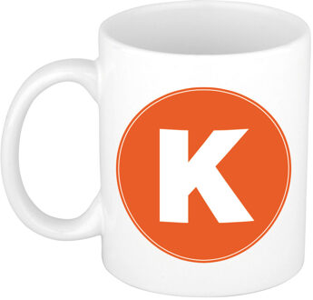 Bellatio Decorations Koffie mok met de letter K - beker - oranje - eerste letter van een voornaam - wit - 300 ml