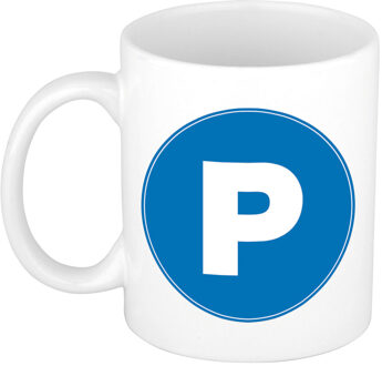 Bellatio Decorations Koffie mok met de letter P - beker - blauw - eerste letter van een voornaam - wit - 300 ml