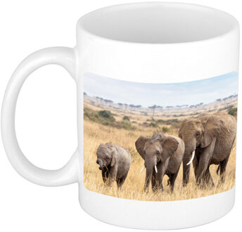 Bellatio Decorations Kudde Afrikaanse olifanten in de Savanne dieren mok / beker wit 300 ml