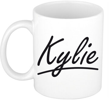 Bellatio Decorations Kylie voornaam kado beker / mok sierlijke letters - gepersonaliseerde mok met naam - Naam mokken Multikleur