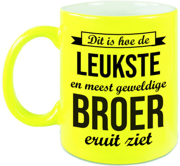 Bellatio Decorations Leukste en meest geweldige broer cadeau koffiemok / theebeker neon geel 330 ml - feest mokken