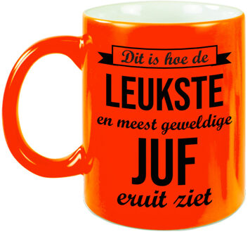 Bellatio Decorations Leukste en meest geweldige juf cadeau mok / beker neon oranje 330 ml - bedankt cadeau lerares - feest mokken