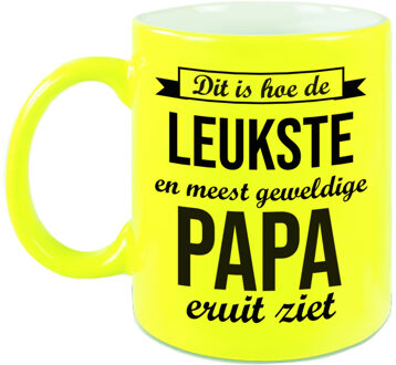 Bellatio Decorations Leukste en meest geweldige papa cadeau koffiemok / theebeker neon geel 330 ml - feest mokken