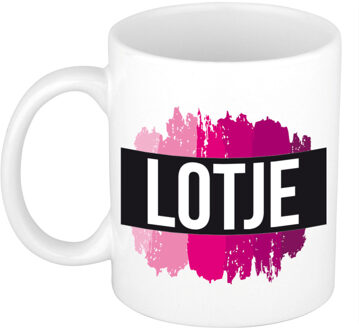 Bellatio Decorations Lotje naam cadeau koffie mok - beker - met roze verfstrepen - Cadeau collega - moederdag