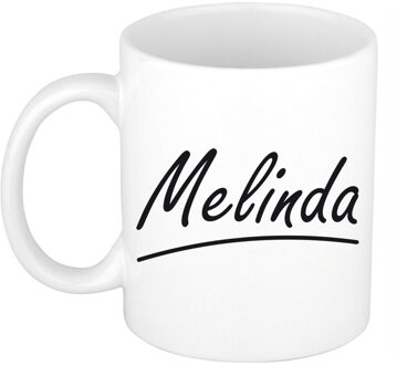 Bellatio Decorations Melinda voornaam kado beker / mok sierlijke letters - gepersonaliseerde mok met naam - Naam mokken Multikleur