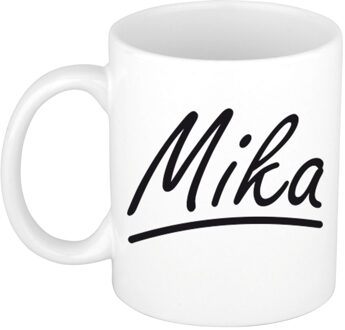 Bellatio Decorations Mika Naam koffiemok - beker - met sierlijke letters - wit - 300 ml - Cadeau - Heren
