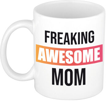 Bellatio Decorations Moeder cadeau mok / beker freaking awesome mom gekleurd kader Multi