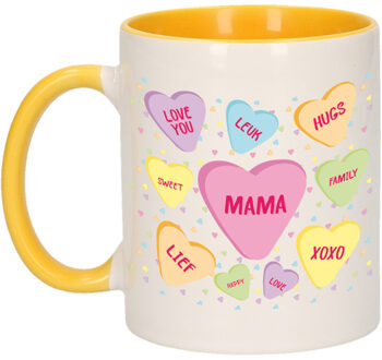 Bellatio Decorations Moederdag cadeau koffiemok - hartjes snoepjes - geel - mok met tekst - verjaardag - mama/moeder