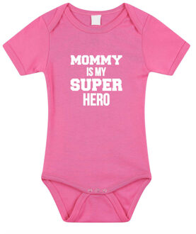 Bellatio Decorations Mommy super hero geboorte cadeau / kraamcadeau romper roze voor babys / meisjes 56 (1-2 maanden)