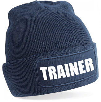 Bellatio Decorations Muts tekst trainer - navy blauw - voor volwassenen - Cadeau trainer / coach - wintermutsen One size