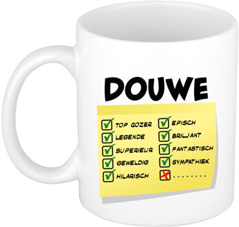 Bellatio Decorations Naam mok Douwe - wit - top gozer - keramiek - 300 ml - cadeau collega beker Geel