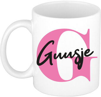 Bellatio Decorations Naam mok Guusje - roze - wit - keramiek - 300 ml - verjaardag/cadeau beker Fuchsia