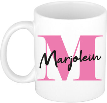 Bellatio Decorations Naam mok Marjolein - roze - wit - keramiek - 300 ml - verjaardag/cadeau beker Fuchsia