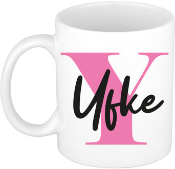 Bellatio Decorations Naam mok Yfke - roze - wit - keramiek - 300 ml - verjaardag/cadeau beker