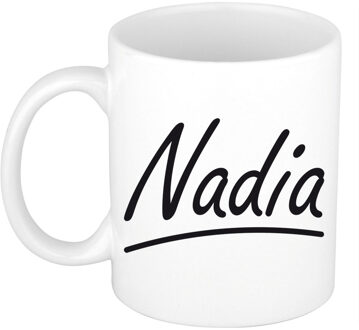 Bellatio Decorations Nadia voornaam kado beker / mok sierlijke letters - gepersonaliseerde mok met naam - Naam mokken Multikleur