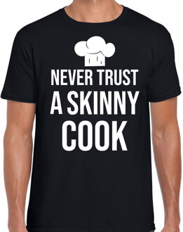 Bellatio Decorations Never trust a skinny cook bbq / barbecue cadeau t-shirt zwart voor heren S