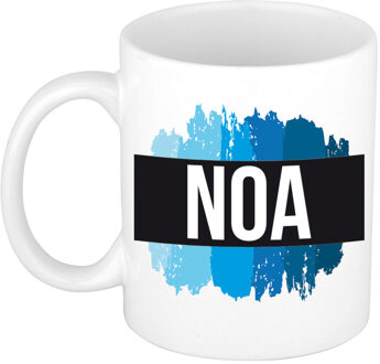 Bellatio Decorations Noa naam cadeau koffie mok - beker - met blauw verfstrepen - Cadeau collega - vaderdag
