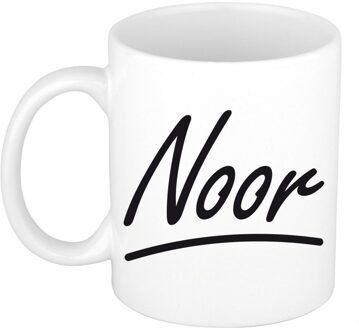 Bellatio Decorations Noor voornaam kado beker / mok sierlijke letters - gepersonaliseerde mok met naam - Naam mokken Multikleur