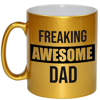 Bellatio Decorations Papa / vader cadeau mok goud / freaking awesome dad verjaardag / Vaderdag - feest mokken Goudkleurig