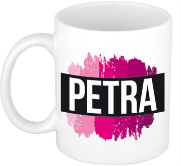 Bellatio Decorations Petra naam / voornaam kado beker / mok roze verfstrepen - Gepersonaliseerde mok met naam - Naam mokken