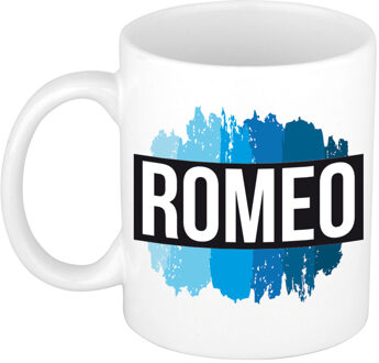 Bellatio Decorations Romeo naam cadeau koffie mok - beker - met blauw verfstrepen - Cadeau collega - vaderdag