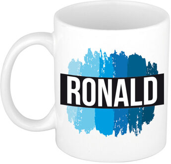 Bellatio Decorations Ronald naam cadeau koffie mok - beker - met blauw verfstrepen - Cadeau collega - vaderdag