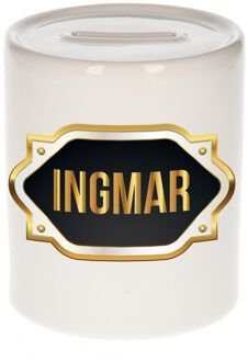 Bellatio Decorations Spaarpot met voornaam Ingmar - wit - goud/zwart embleem - 8 x 9 cm - keramiek - afsluitdop