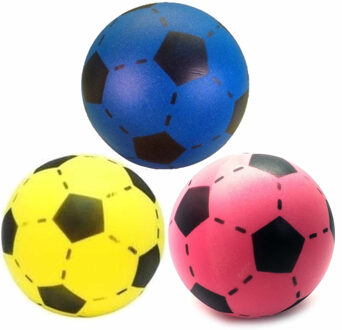 Bellatio Decorations Speelgoed set van 3x stuks foam soft voetballen in 3x verschillende kleuren 20 cm - Voetballen Multikleur