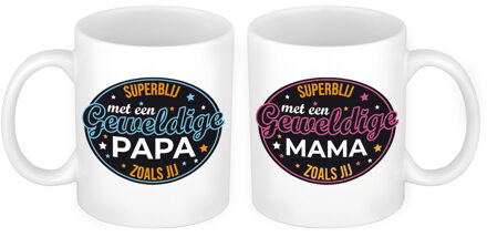 Bellatio Decorations Superblij met een Mama en Papa mok - Vaderdag en moederdag cadeau - feest mokken Multikleur