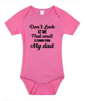 Bellatio Decorations That smell is from my dad cadeau baby rompertje roze meisjes 56 (1-2 maanden)