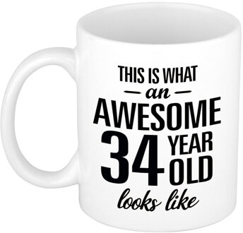 Bellatio Decorations This is what an awesome 34 year old looks like - cadeau koffiemok - 300 ml - verjaardag 34 jaar Wit