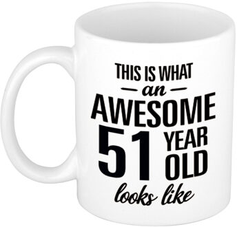 Bellatio Decorations This is what an awesome 51 year old looks like - cadeau koffiemok - 300 ml - verjaardag 51 jaar Wit