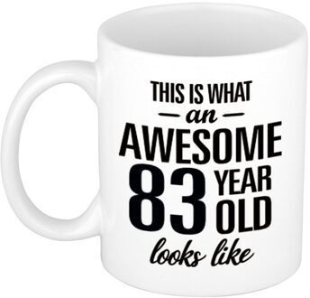 Bellatio Decorations This is what an awesome 83 year old looks like - cadeau koffiemok - 300 ml - verjaardag 83 jaar Wit