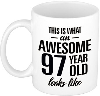 Bellatio Decorations This is what an awesome 97 year old looks like - cadeau koffiemok - 300 ml - verjaardag 97 jaar