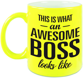 Bellatio Decorations This is what an awesome boss looks like - tekst cadeau koffiemok - De Baas beker - 300 ml - neon gee Geel