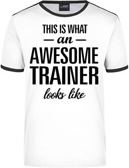 Bellatio Decorations This is what an awesome trainer looks like wit/zwart ringer cadeau t-shirt voor heren S