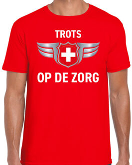 Bellatio Decorations Trots op de zorg zilveren schild t-shirt rood voor heren 2XL