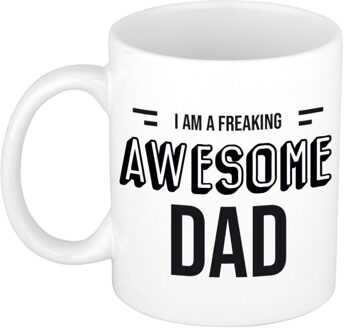 Bellatio Decorations Vader cadeau mok / beker I am a freaking awesome dad