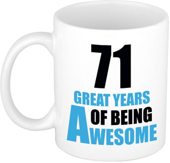 Bellatio Decorations Verjaardag 71 jaar Koffiemok Cadeau - Great years of being awesome - wit/blauw