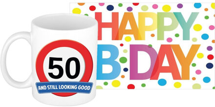 Bellatio Decorations Verjaardag cadeau koffie mok - beker - met 50 jaar print - 300 ml - A5-size wenskaart Happy Birthday