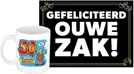 Bellatio Decorations Verjaardag cadeau koffiemok 50 jaar - man - zwaarder - met gefeliciteerd ouwe zak wenskaart