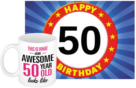 Bellatio Decorations Verjaardag cadeau koffiemok 50 jaar - vrouw - awesome - met A5 formaat wenskaart